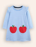 Gestreiftes Kleid mit Apfelapplikation