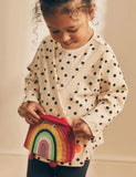 Niedliches langärmliges T-Shirt mit Regenbogenapplikation und Tasche